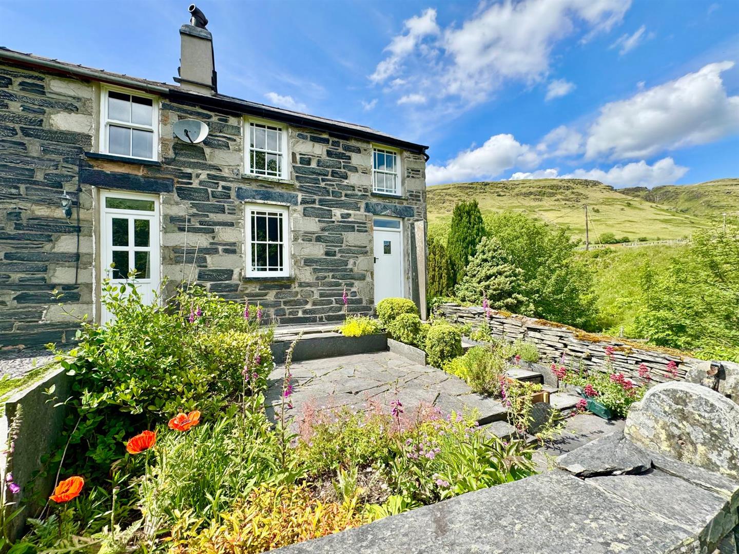 PHOTO-2025-06-11-16-31-12 (4).jpg